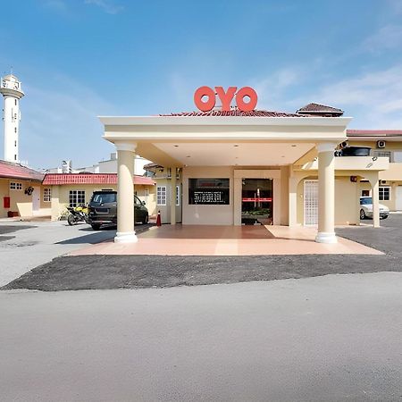 Oyo 44094 Bangi Lanai Hotel Exteriör bild